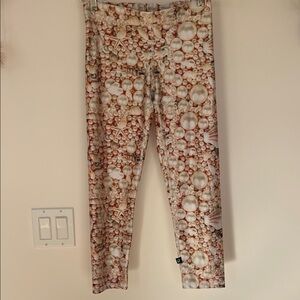 Terez Shells, Pearls & Starfish Performance Capri Print Leggings